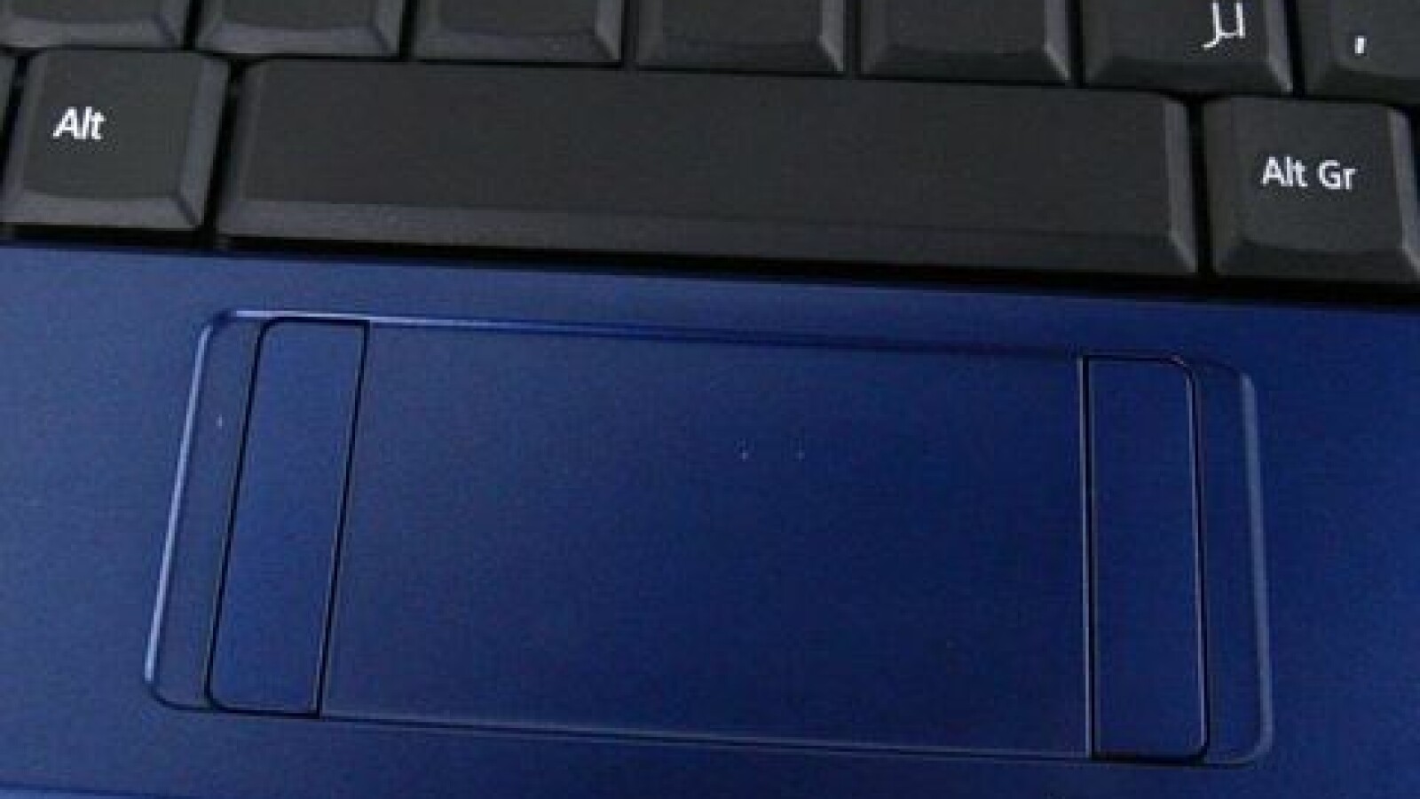 Sehr gewöhnungsbedürftig sind die Tasten des Touchpads.