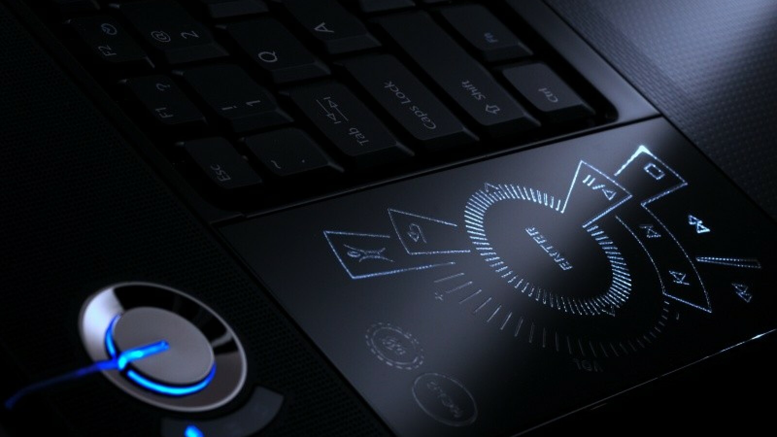 Ein separates Touchpad erlaubt den Zugriff auf gespeicherte Medien-Inhalte.