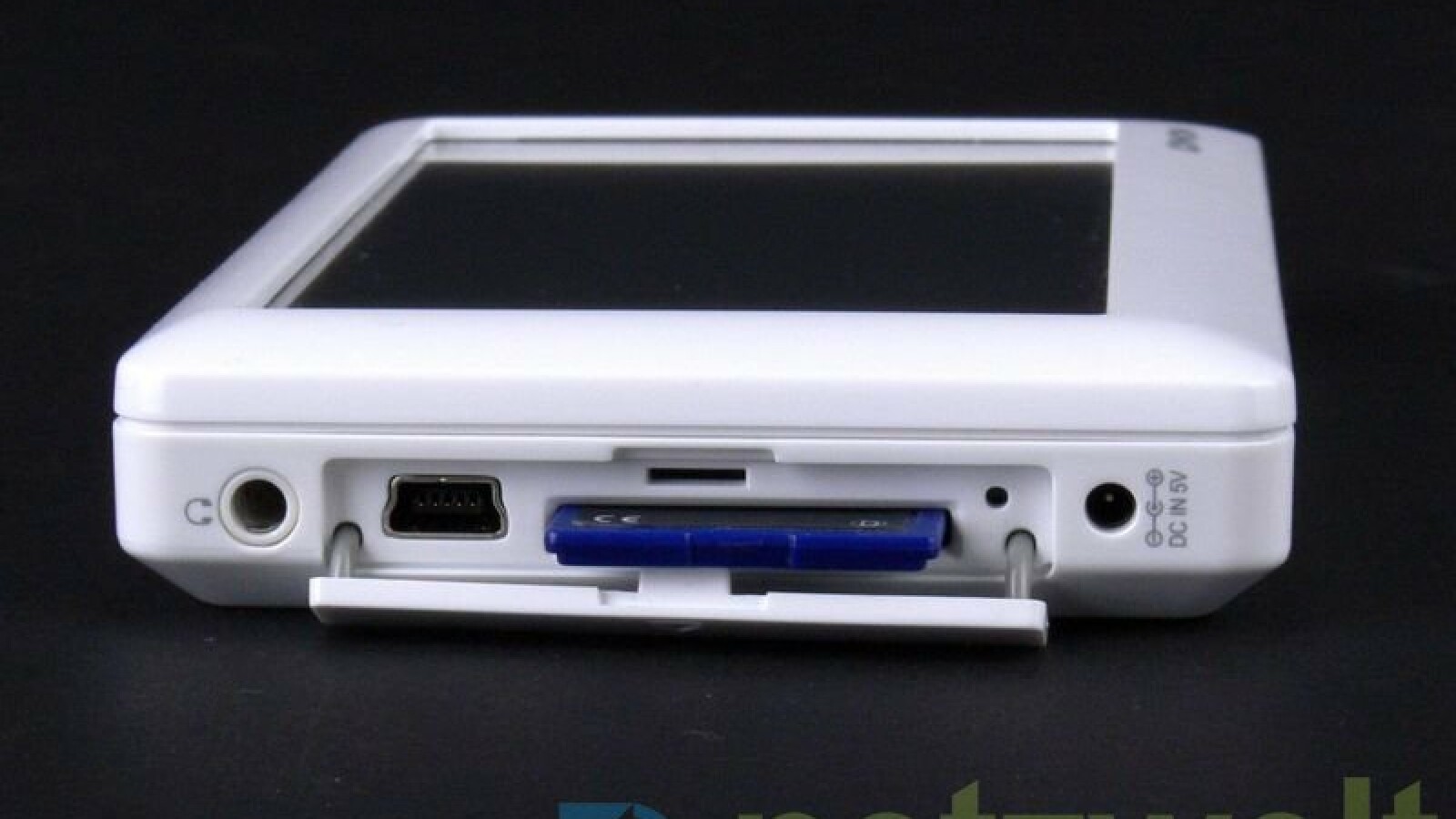 Der interne und bis zu 32 Gigabyte große Speicher lässt sich mittels SD-Karten erweitern.