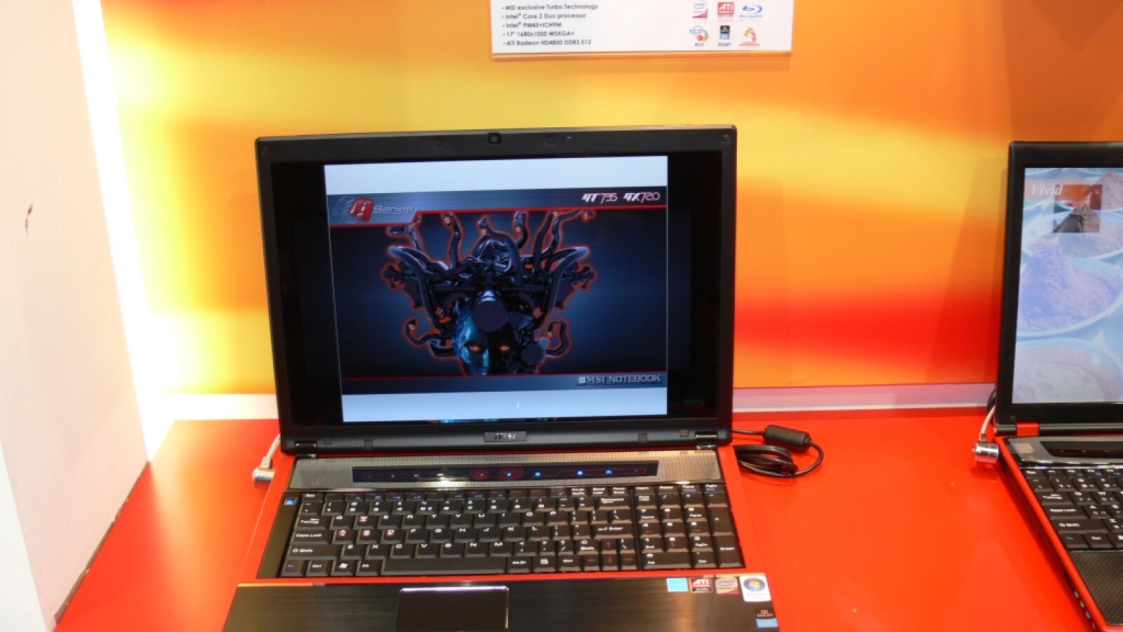 Einer der ersten Notebooks mit einer ATI Mobility Radeon HD 4850.