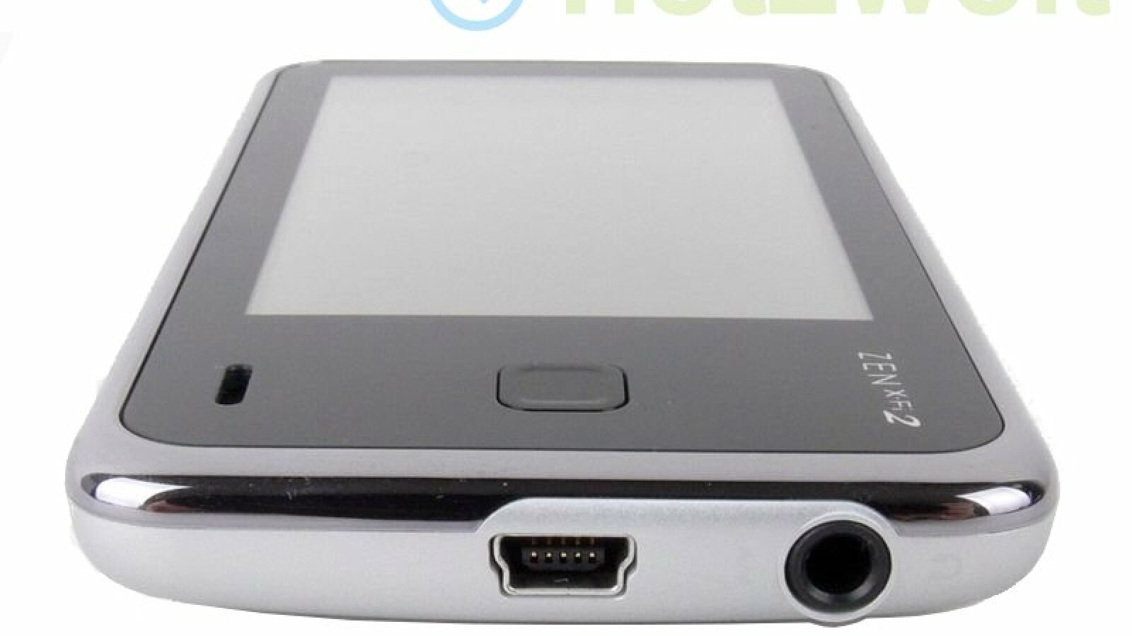 Über den USB-Port nimmt der X-Fi2 Verbindung zum Rechner auf. Auch das Aufladen des Akkus bewerkstelligt diese Schnittstelle - ein separates Netzteil fehlt im Lieferumfang.