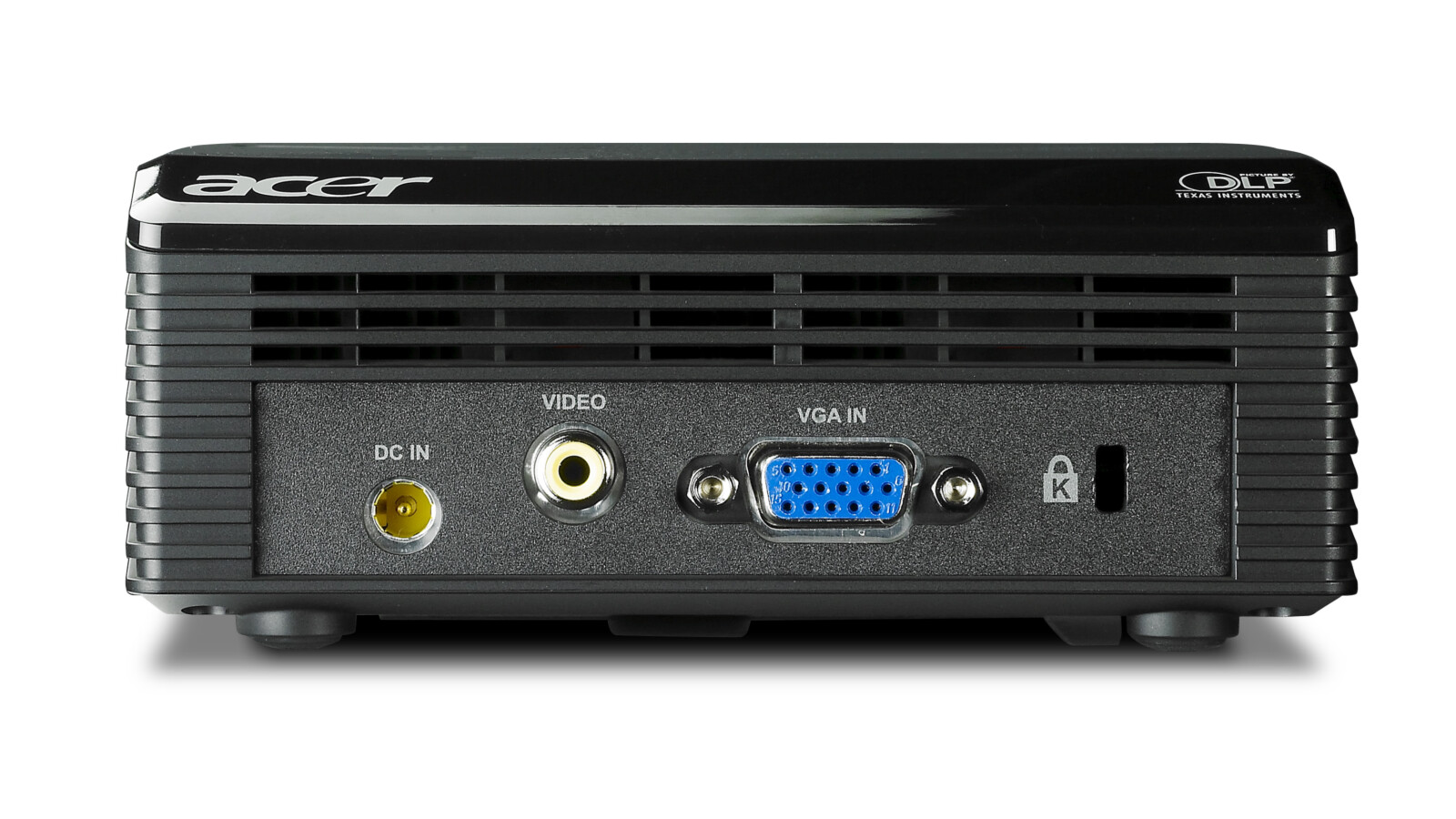 Er verfügt über eine Lichtleistung von 100 ANSI-Lumen - zu wenig fürs Heimkino aber ausreichend für Präsentationen in abgedunkelten Räumen.