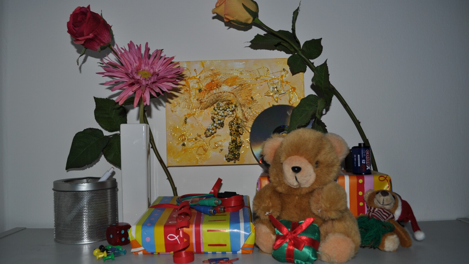 Zimmerbeleuchtung aus, Blitz ein: ISO 220, Blende 3.5, 1/60 Sekunde.