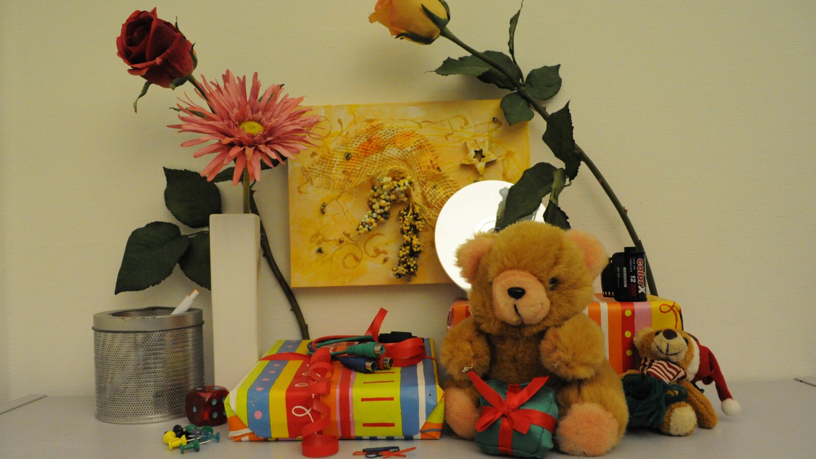 Zimmerbeleuchtung ein, Blitz aus: ISO 3200, Blende 6.3, 1/160 Sekunde.