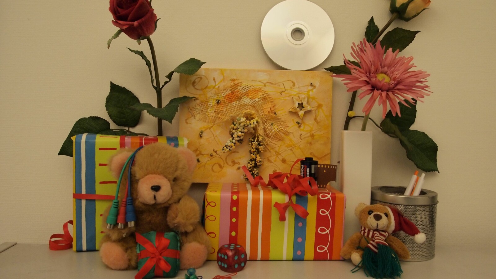 Zimmerbeleuchtung ein, Blitz aus: ISO 800, Blende 4.0, 1/60 Sekunde.