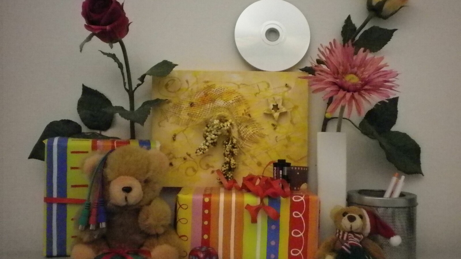 Zimmerbeleuchtung ein, Blitz aus: ISO 3200, Blende 3.9, 1/300 Sekunde.