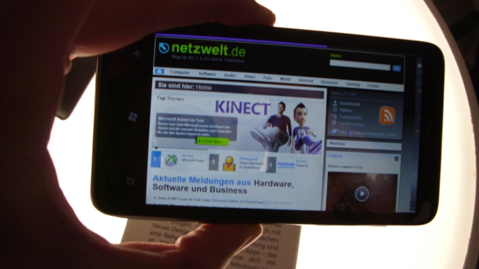 Webseiten lassen sich auf dem großen Bildschirm ohne lästiges Zoomen betrachten. (Bild: netzwelt)