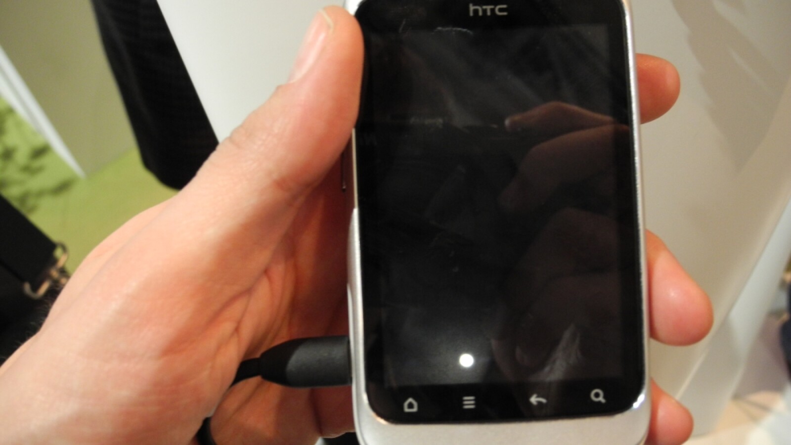 Dadurch wird das Mobiltelefon etwas kleiner. (Bild: netzwelt)