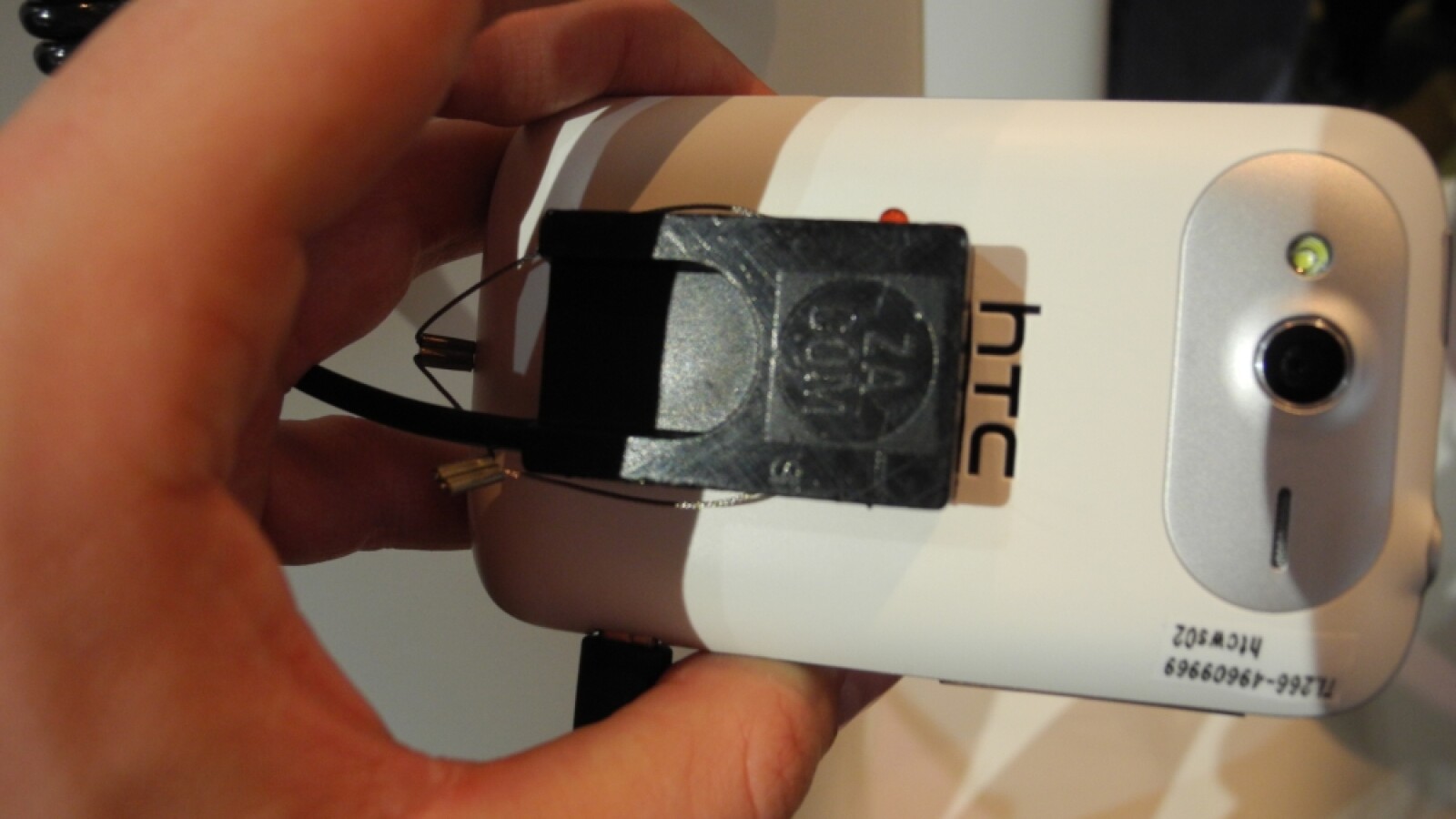 Das Smartphone liegt aber weiterhin gut in der Hand. (Bild: netzwelt)