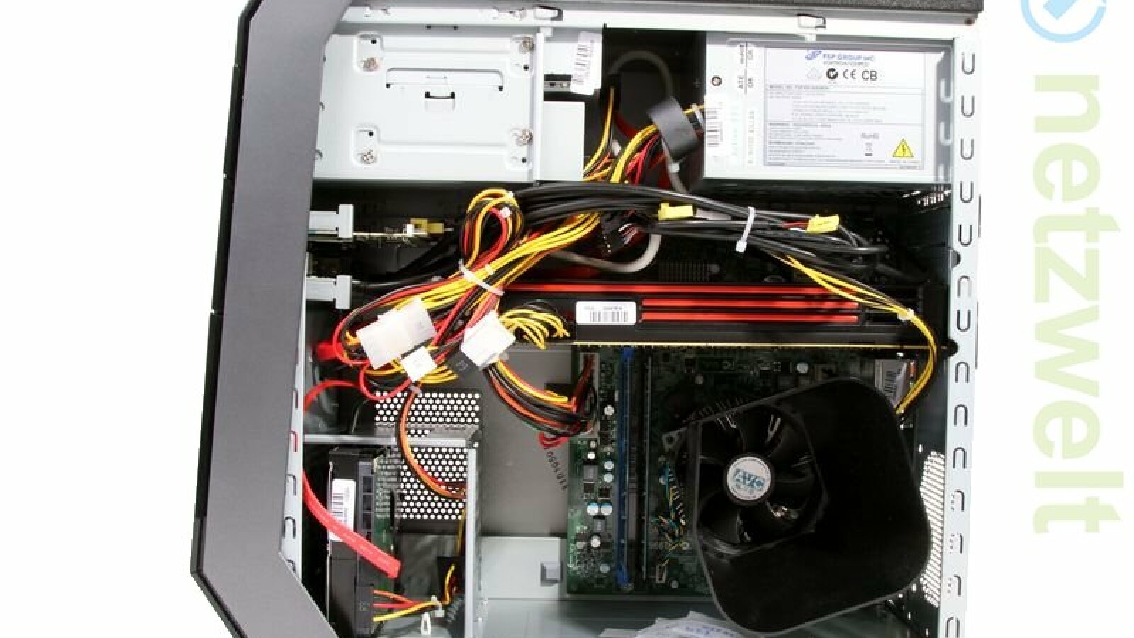 In dem kleinen Tower ist kaum noch Platz für Erweiterungen.