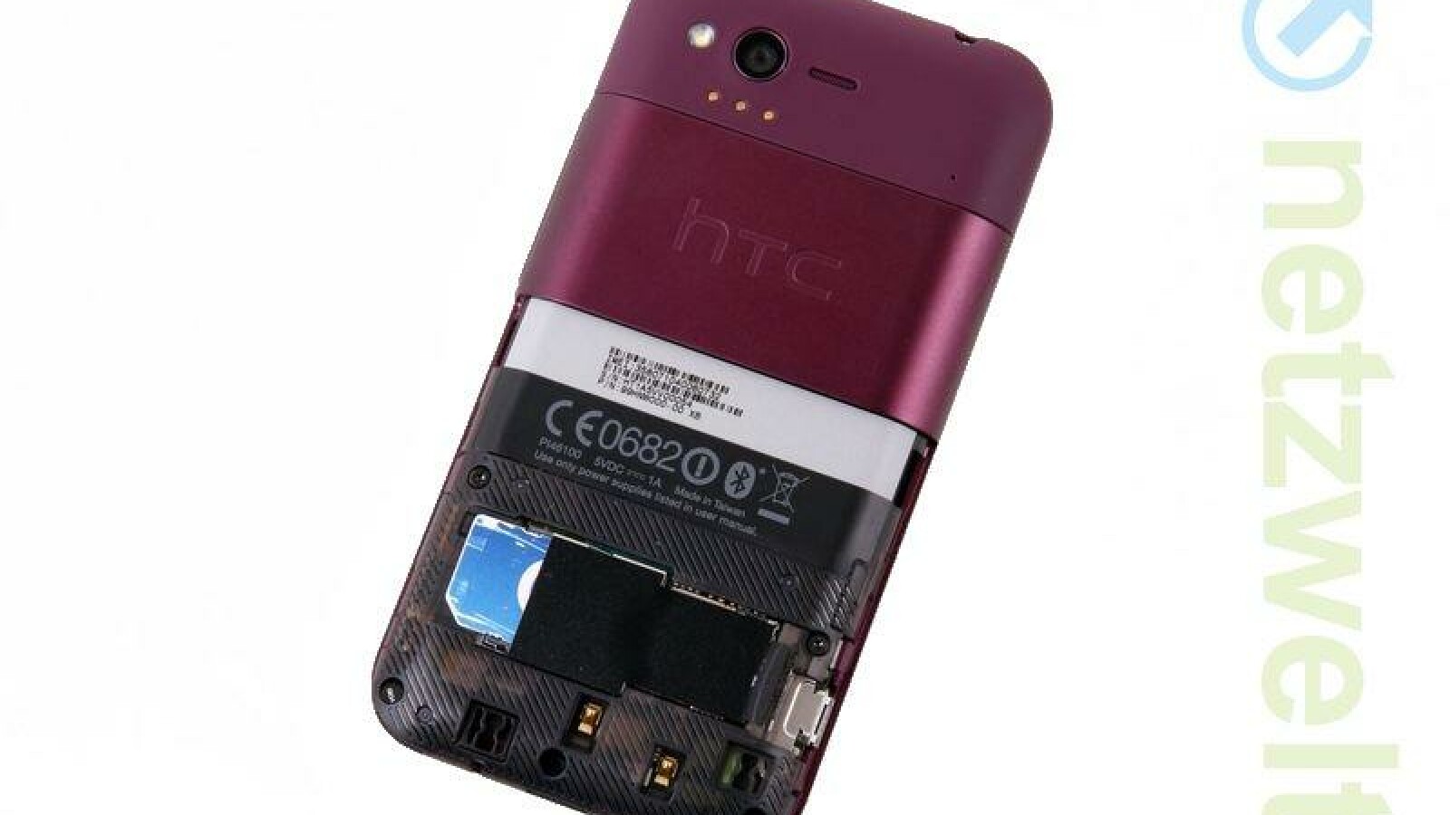 Der interne Speicher lässt sich per Speicherkarte erweitern. (Bild: netzwelt)