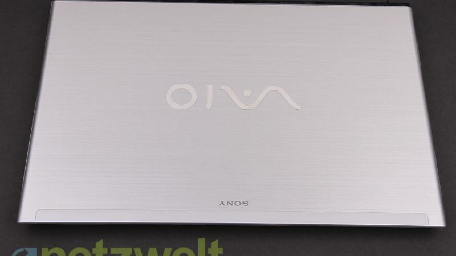 Die Verarbeitung ist hochwertig, das Gehäuse besteht zum größten Teil aus gebürstetem Aluminium. (Bild: netzwelt)