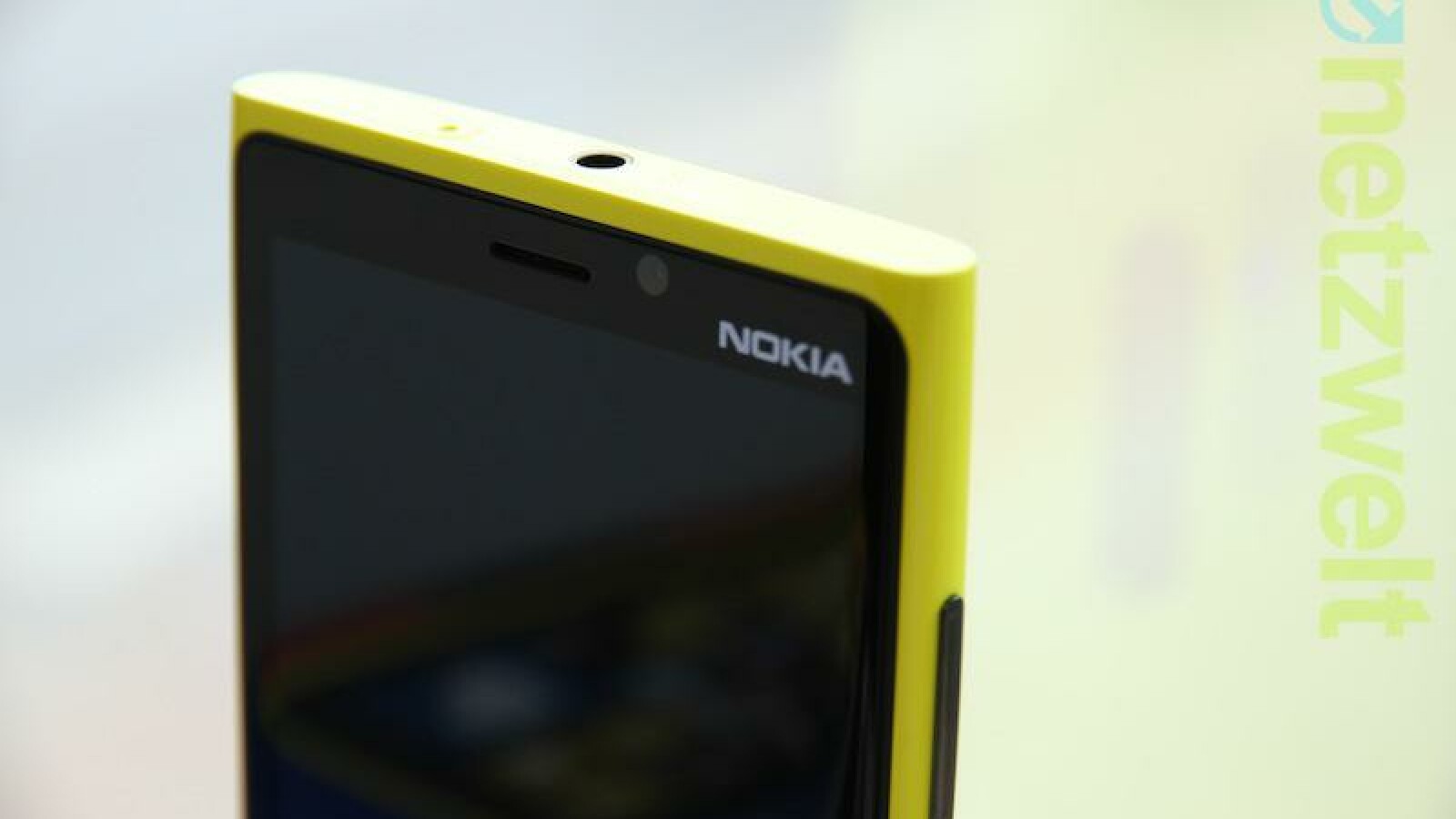 Das Nokia Lumia 920 weist ein Polycarbonatgehäuse auf. (Bild: netzwelt)