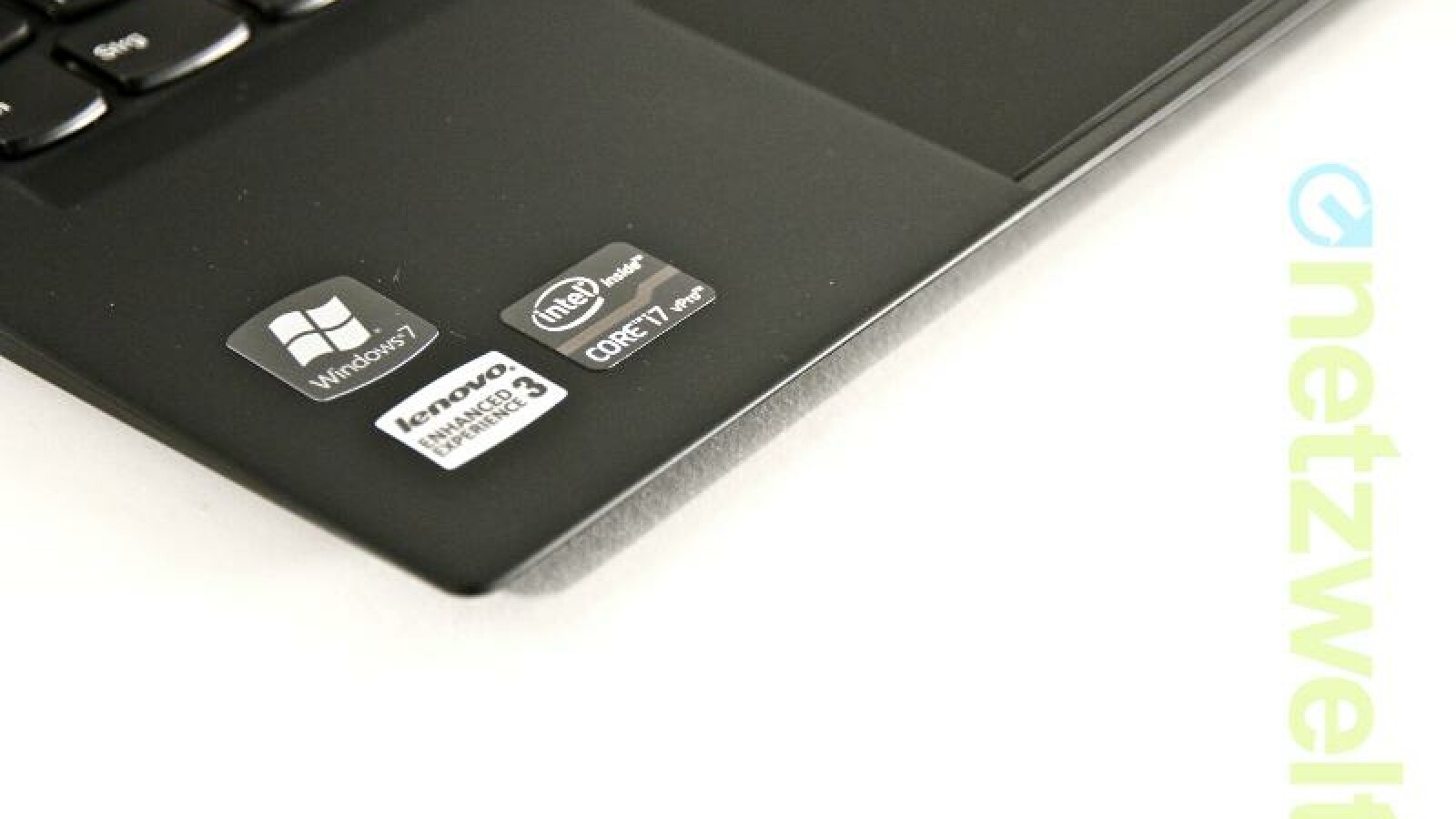 Flach aber vor allem leicht: Gerade einmal 1,4 Kilogramm bringt der 14-Zöller auf die Waage. (Bild: netzwelt)