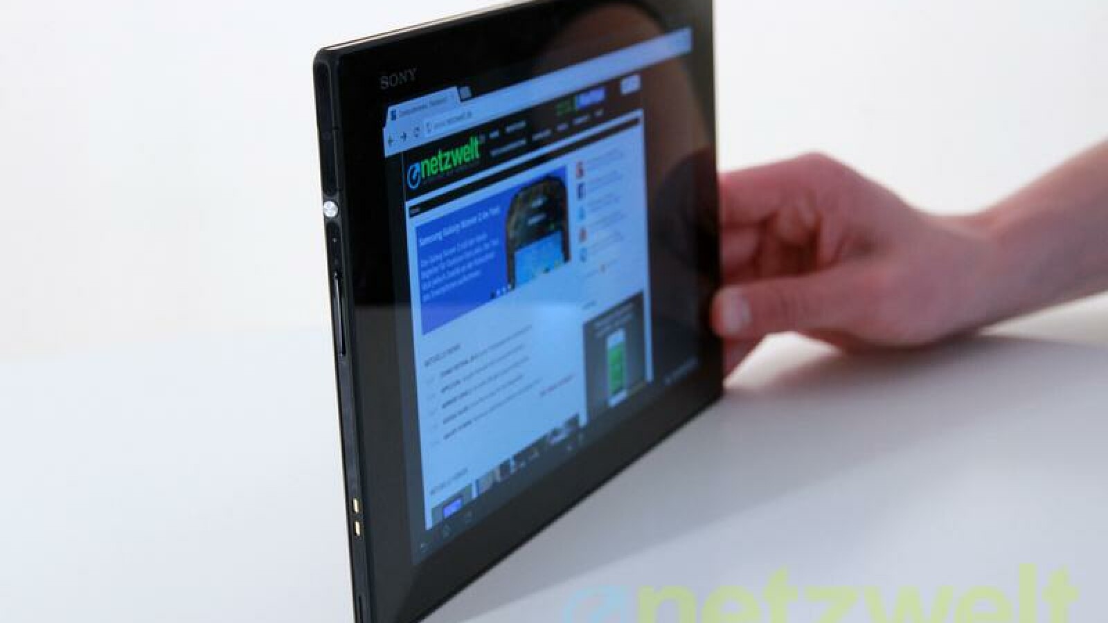 Die Bildqualität des 10-Zöllers ist gut. Jedoch hatte das Testgerät Probleme mit der Darstellung weißer Flächen. (Bild: netzwelt)