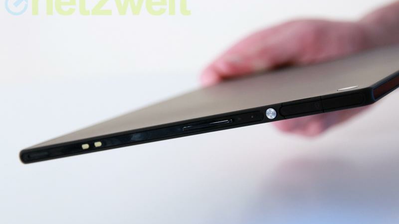 Das Sony-Tablet ist nur knapp sieben Millimeter dick. (Bild: netzwelt)
