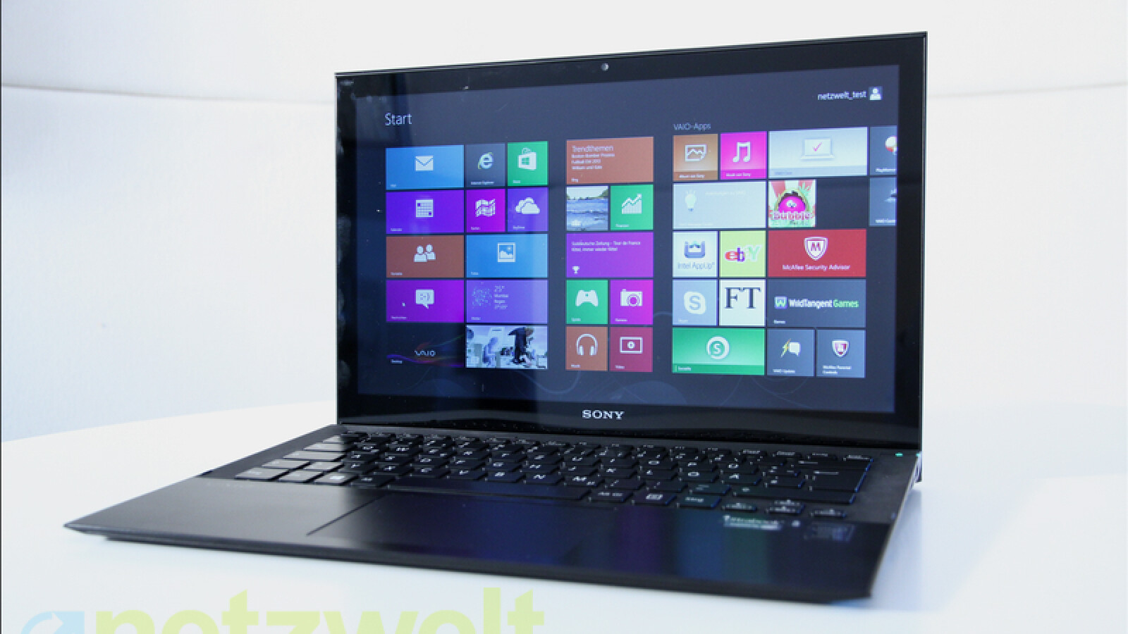 Leider spiegelt die Anzeige sehr stark. (Bild: netzwelt)