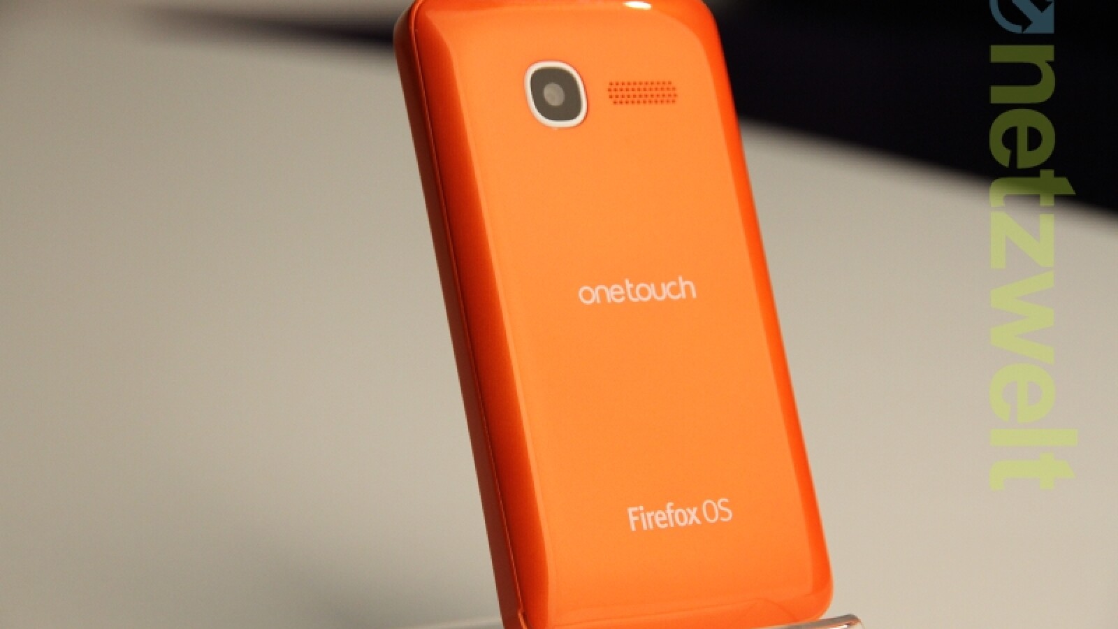 Die Kamera auf der Rückseite löst mit 3,2 Megapixeln auf. (Bild: netzwelt)