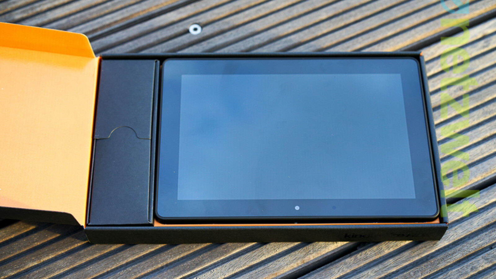 Auf dem 8,9 Zoll großen Display tummeln sich mehr Bildpunkte als beim Retina-Display des iPad Air. (Bild: netzwelt)