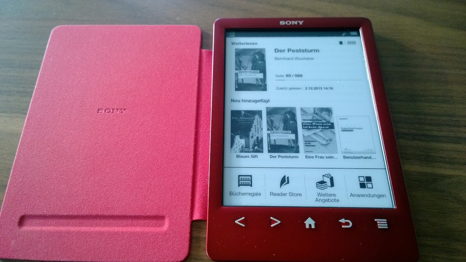 Dafür erfolgt der Seitenwechsel schnell. Binnen einer Sekunde blättert der E-Reader um. (Bild: netzwelt)