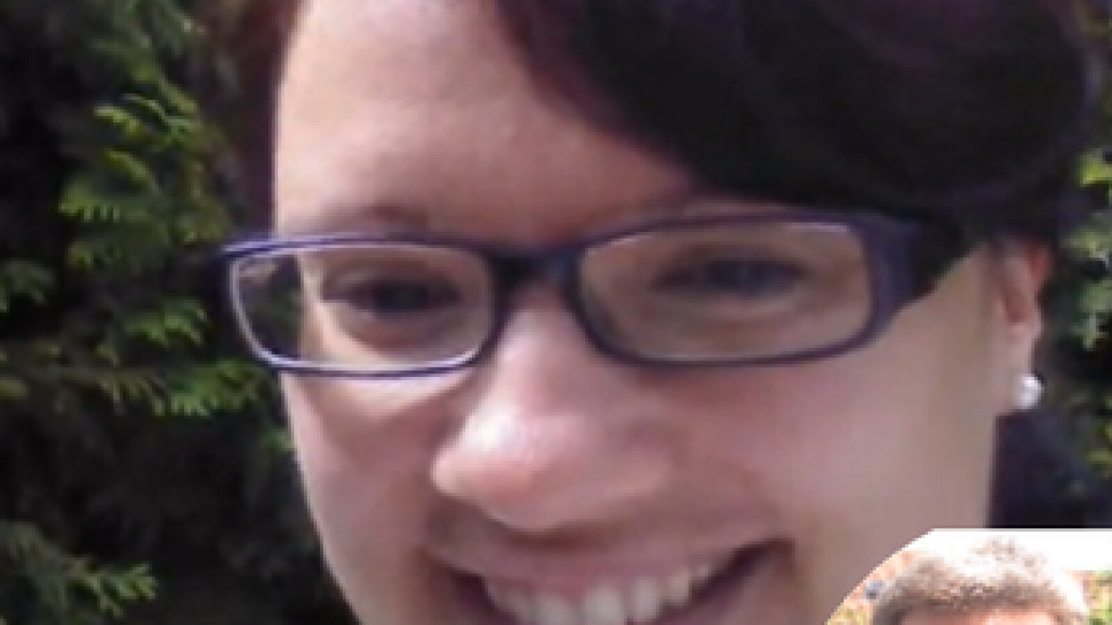 Das gleiche kann Ihr Freund an seinem Gerät auch vollziehen. Dadurch chatten Sie in typischer Skype-Manier mit Bild und Ton. Sobald Sie den Button loslassen, wird auch die Übertragung beendet. (Bild: Screenshot/Snapchat)