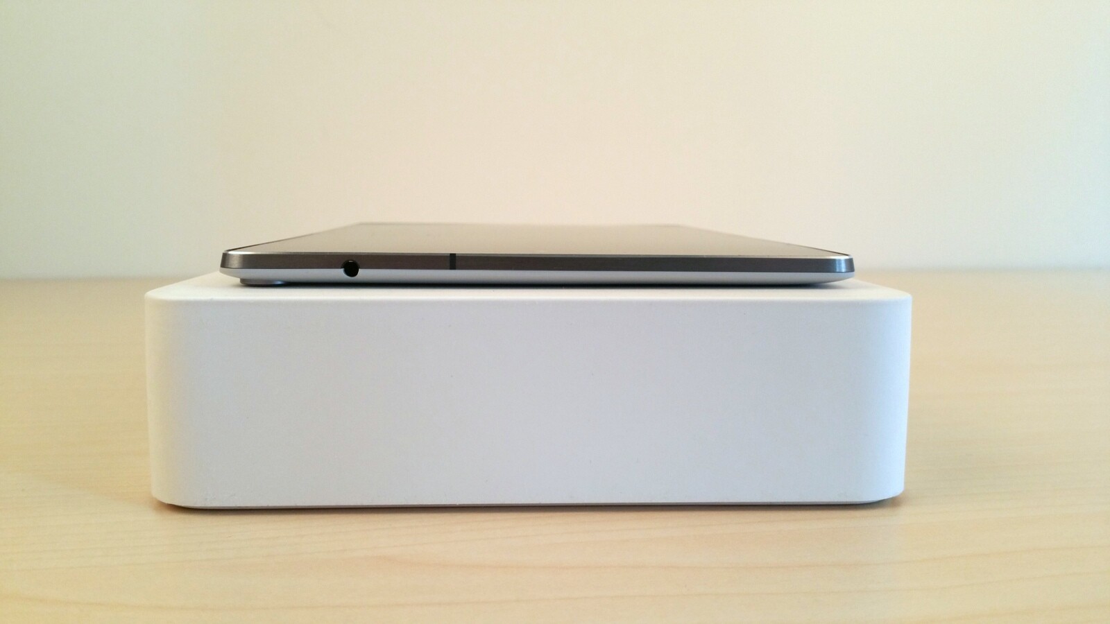 Die Oberseite des Nexus 9 mit dem Kopfhörer-Anschluss. (Bild: netzwelt)