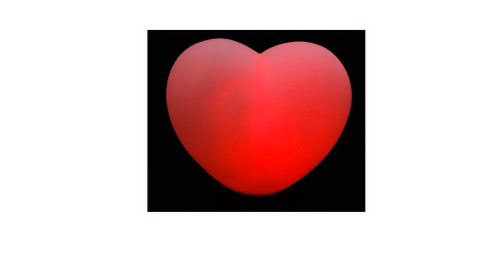 Die LED-Lampe in Herzform leuchtet in verschiedenen Farben und kostet 4,59 Euro.