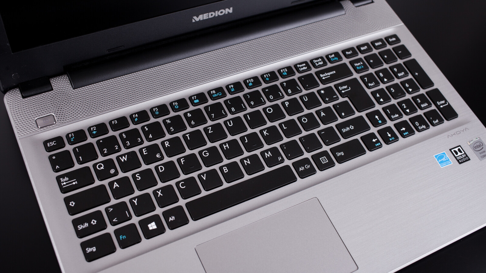 Abzüge gibt es für die (nicht beleuchtete) Tastatur sowie für das Trackpad.