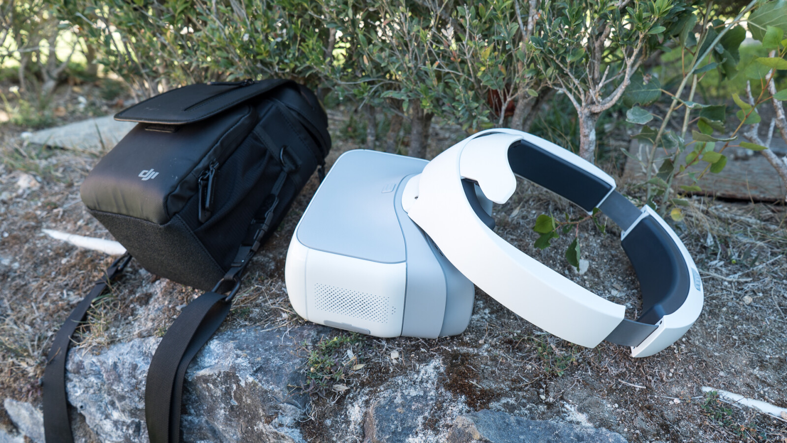 Die Brille passt im Gegensatz zur Mavic Pro leider nicht in die Tragetasche.