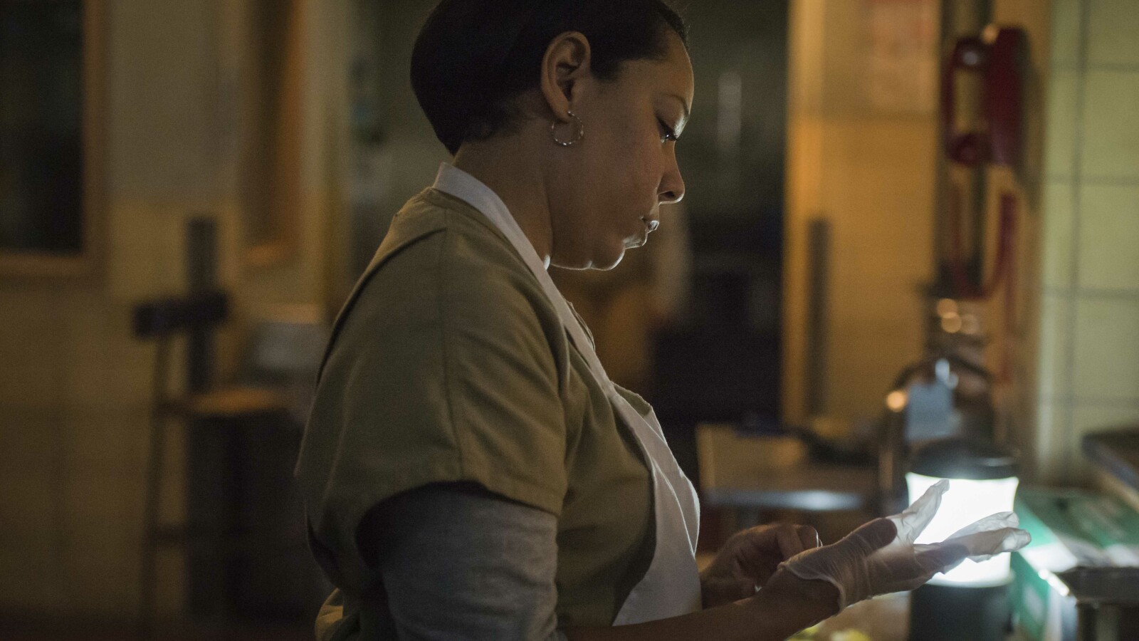 Orange Is The New Black - Staffel 5: Nach dem Tod von Poussey Washington, gehen die Insassinnen auf die Barrikaden.