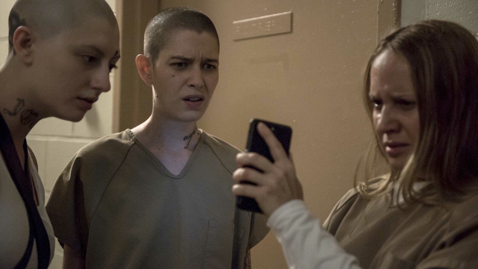 Orange Is The New Black - Staffel 5: Nach dem Tod von Poussey Washington, gehen die Insassinnen auf die Barrikaden.