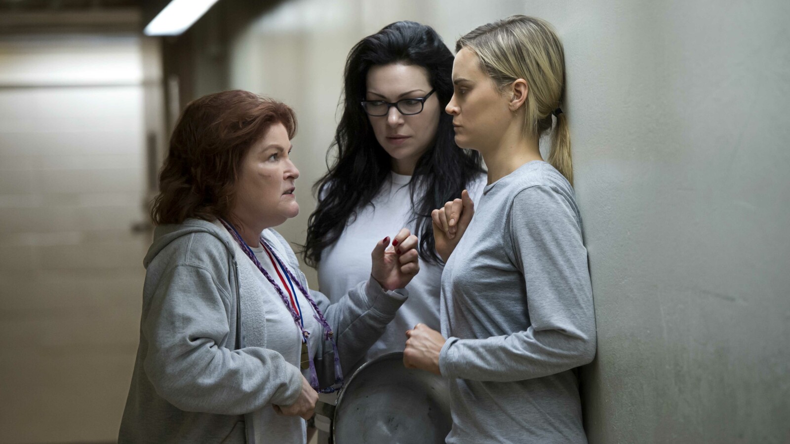 Orange Is The New Black - Staffel 5: Nach dem Tod von Poussey Washington, gehen die Insassinnen auf die Barrikaden.