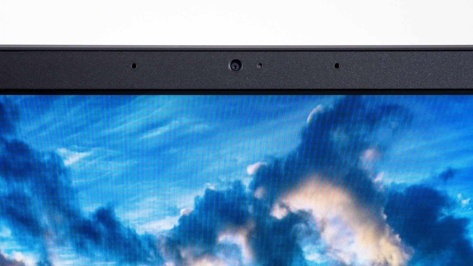 Die 720p-Webcam liefert auch unter ungünstigen Bedingungen noch brauchbare Ergebnisse. Besonderheit am ThinkPad ist stets auch der ...