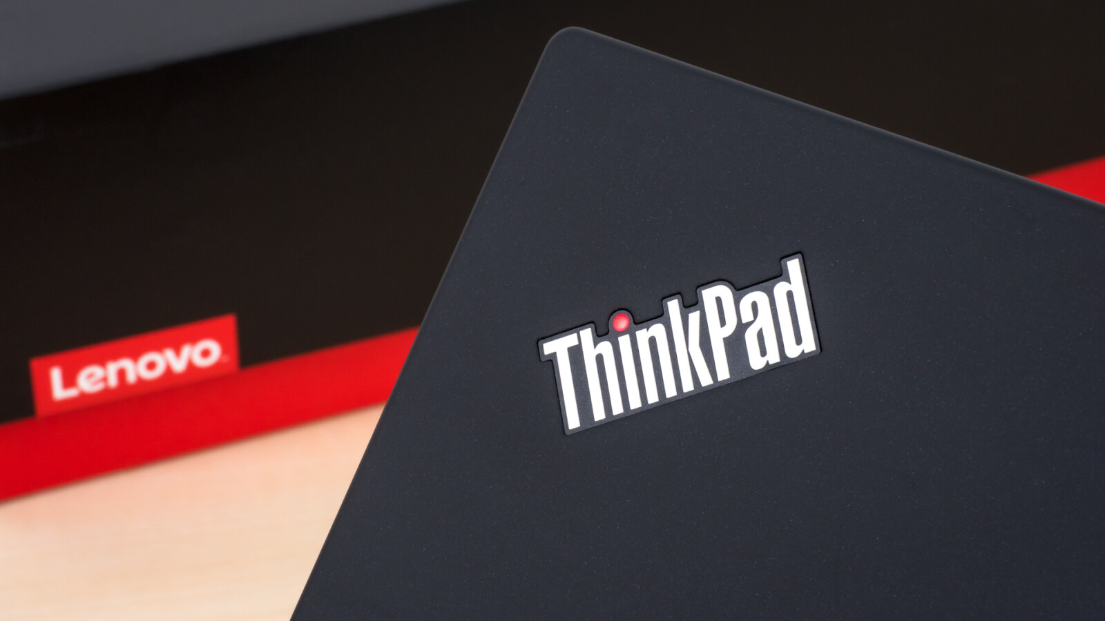 ... ist auch beim aktuellen Modell beleuchtet. Auf der Unterseite findet ihr ...