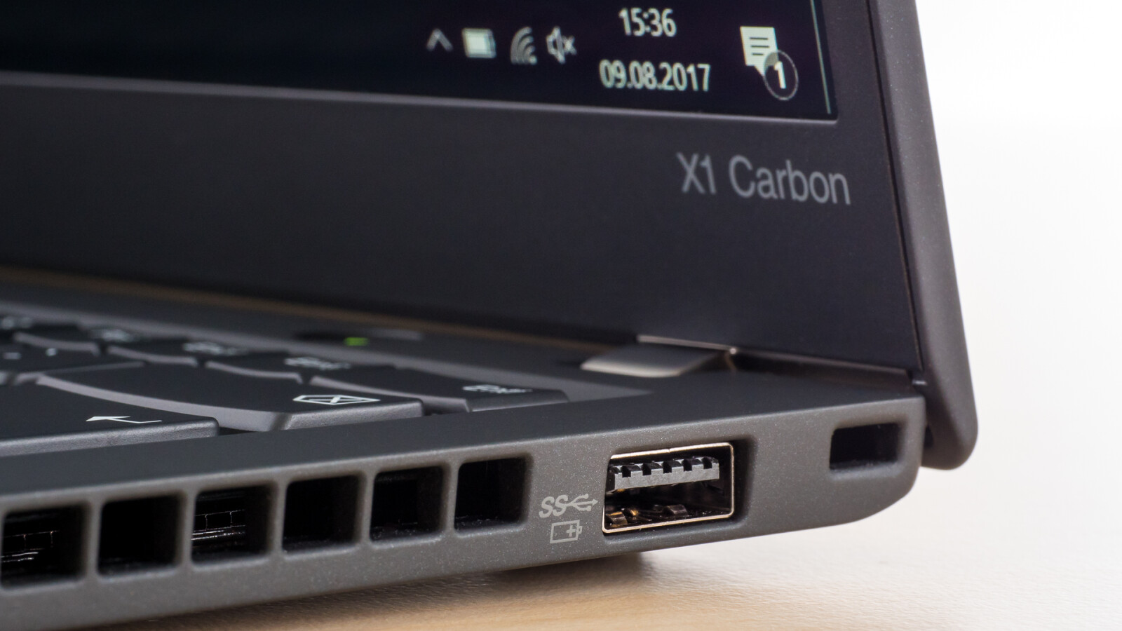 ... USB-A-Port findet sich weiterhin. Das macht den Einsatz ...