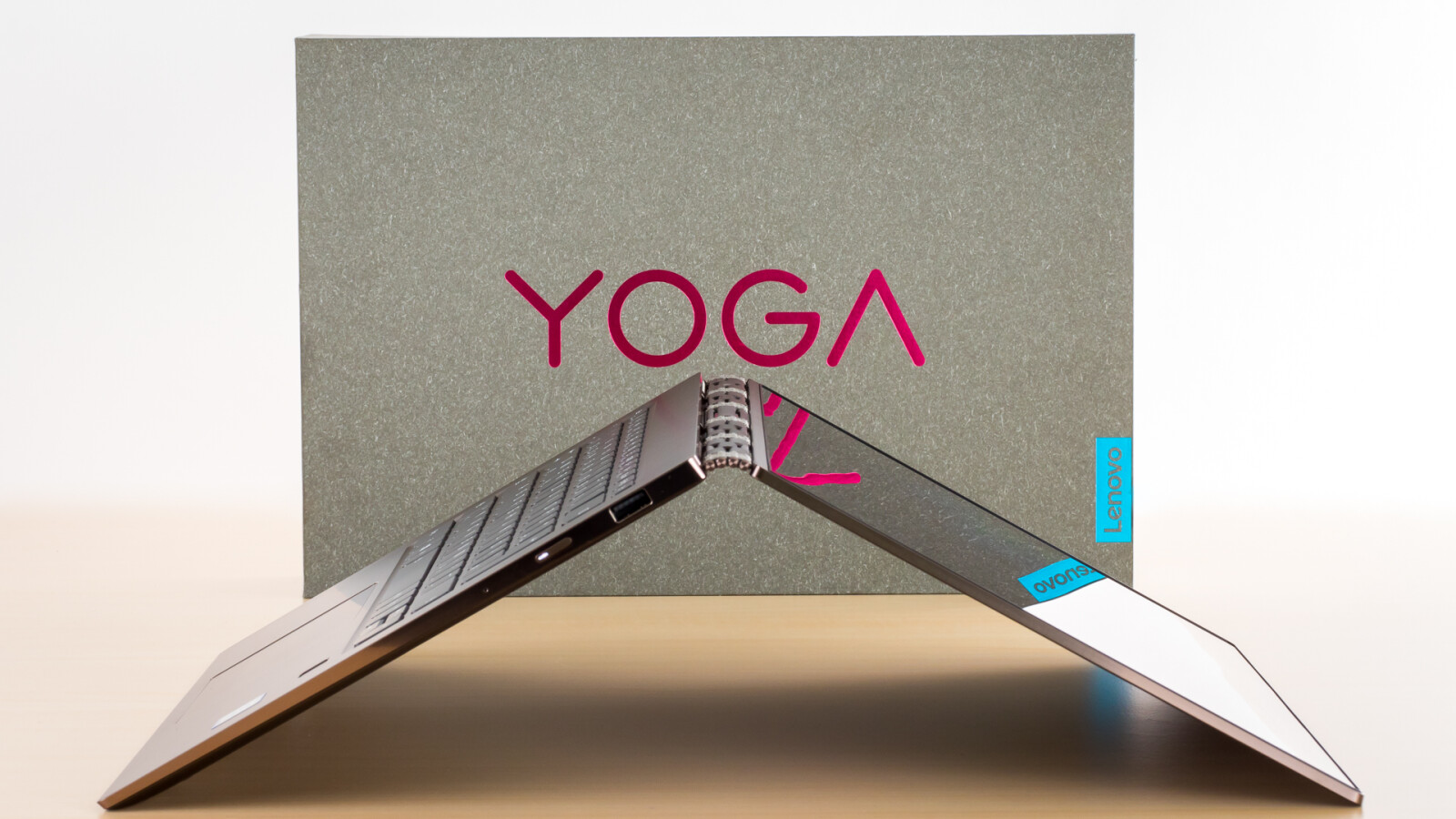 ... übrigen Modelle der Serie in unterschiedliche Positionen bringen. Dies wird durch spezielle ...