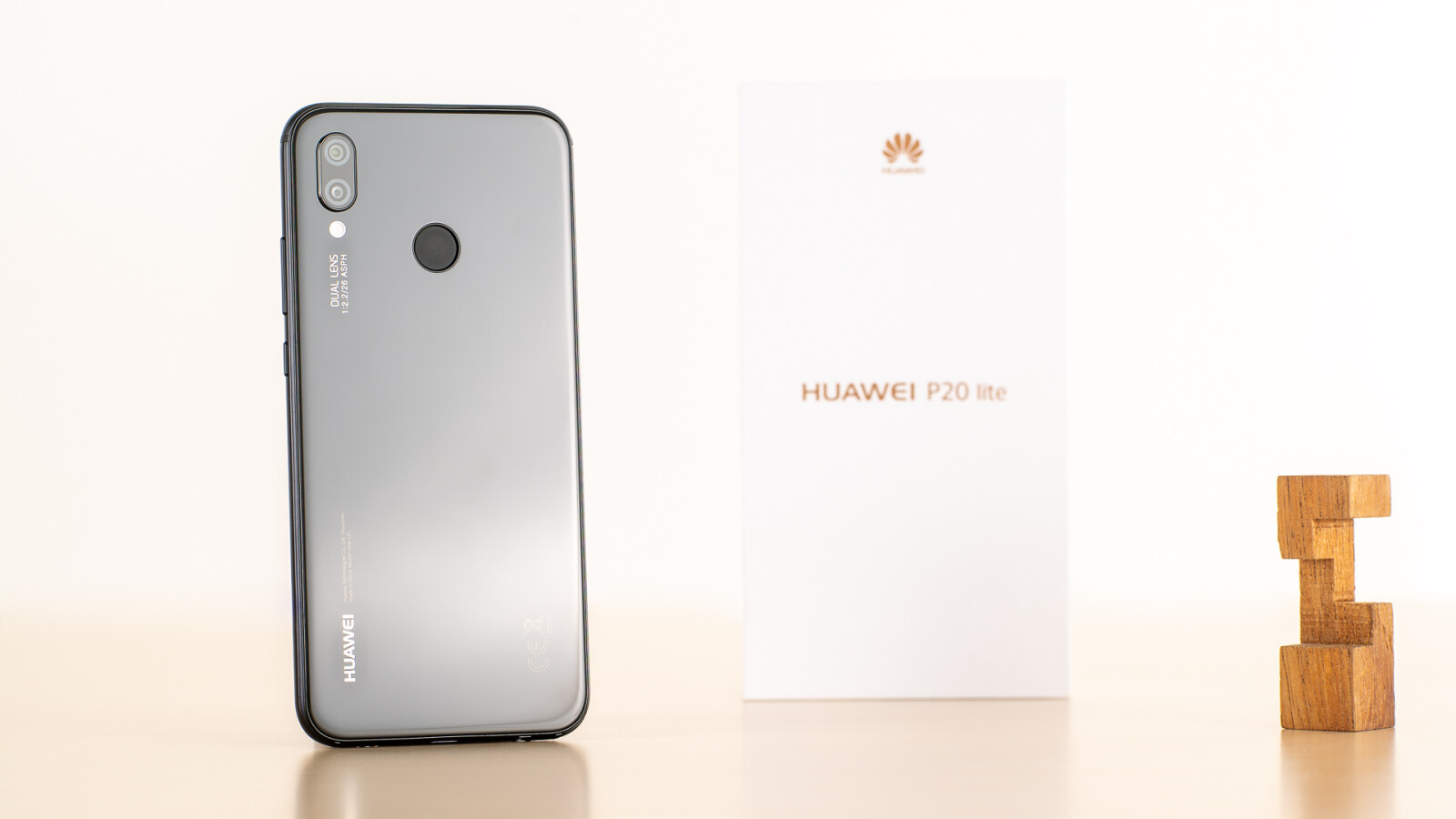 Den Fingerabdrucksenor findet ihr beim Huawei P20 Lite auf der Rückseite.