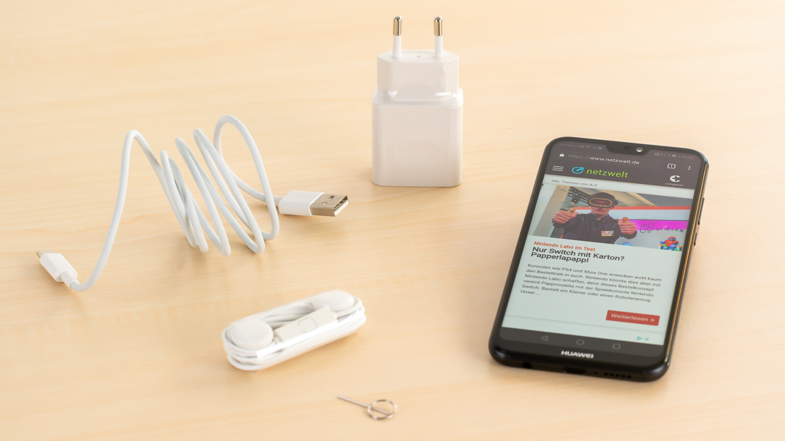 Der Lieferumfang des Huawei P20 Lite im Überblick.