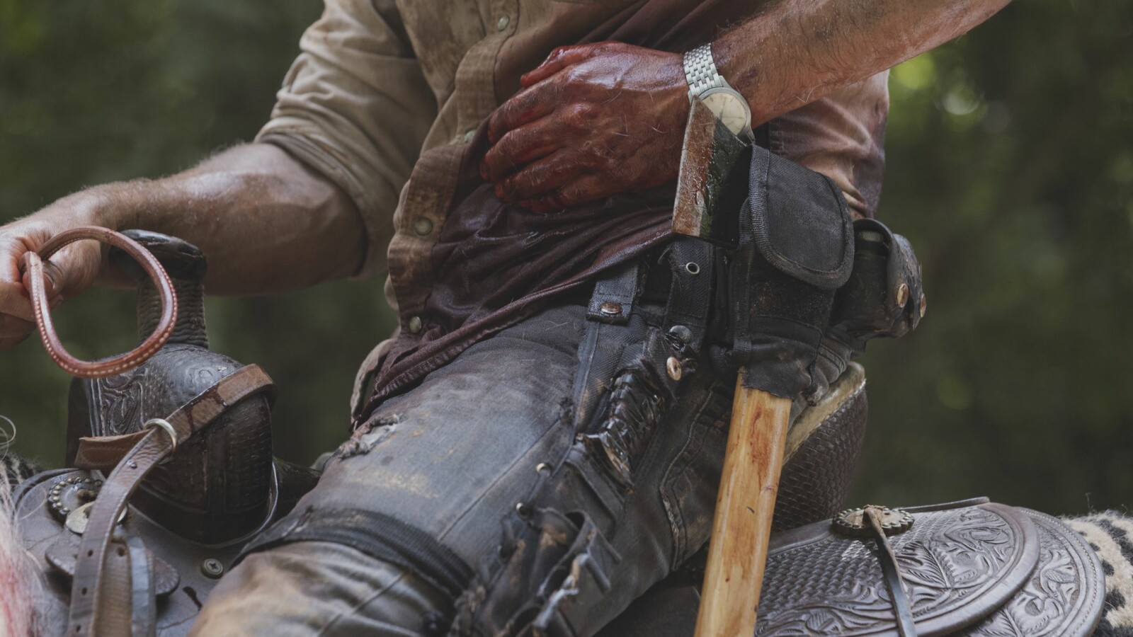 The Walking Dead - Staffel 9: Ricks Wunde blutet stark.
