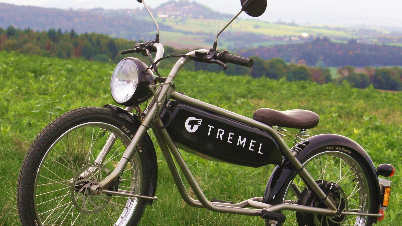 ... alle umdrehen. Doch der Retro-Look fordert auch ...