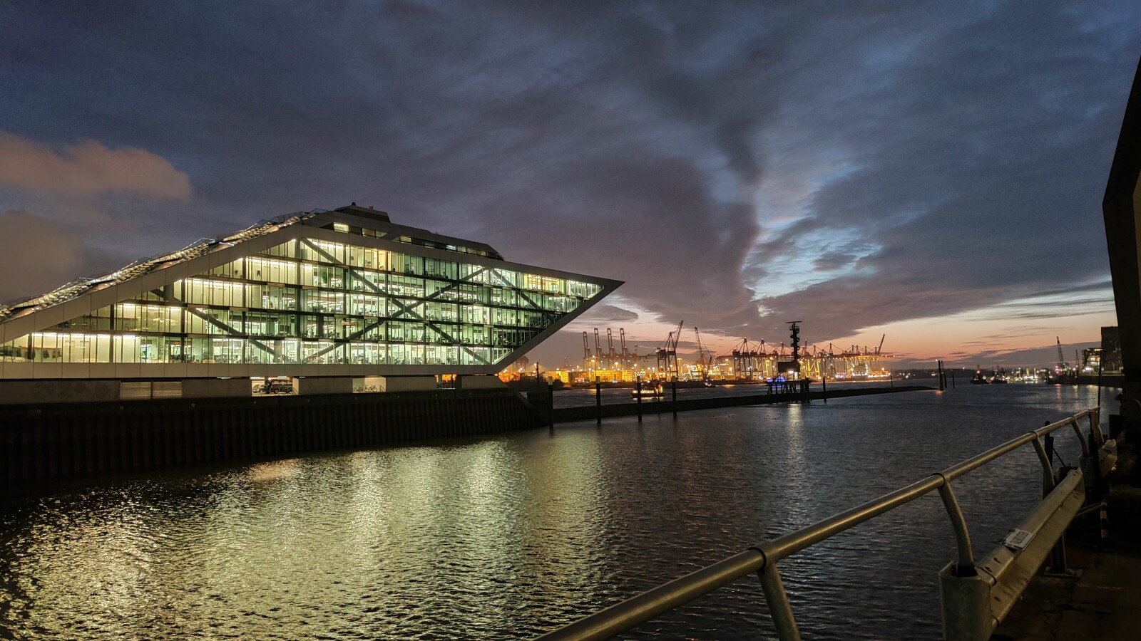 Xiaomi Mi Note 10: Dockland Nachtmodus