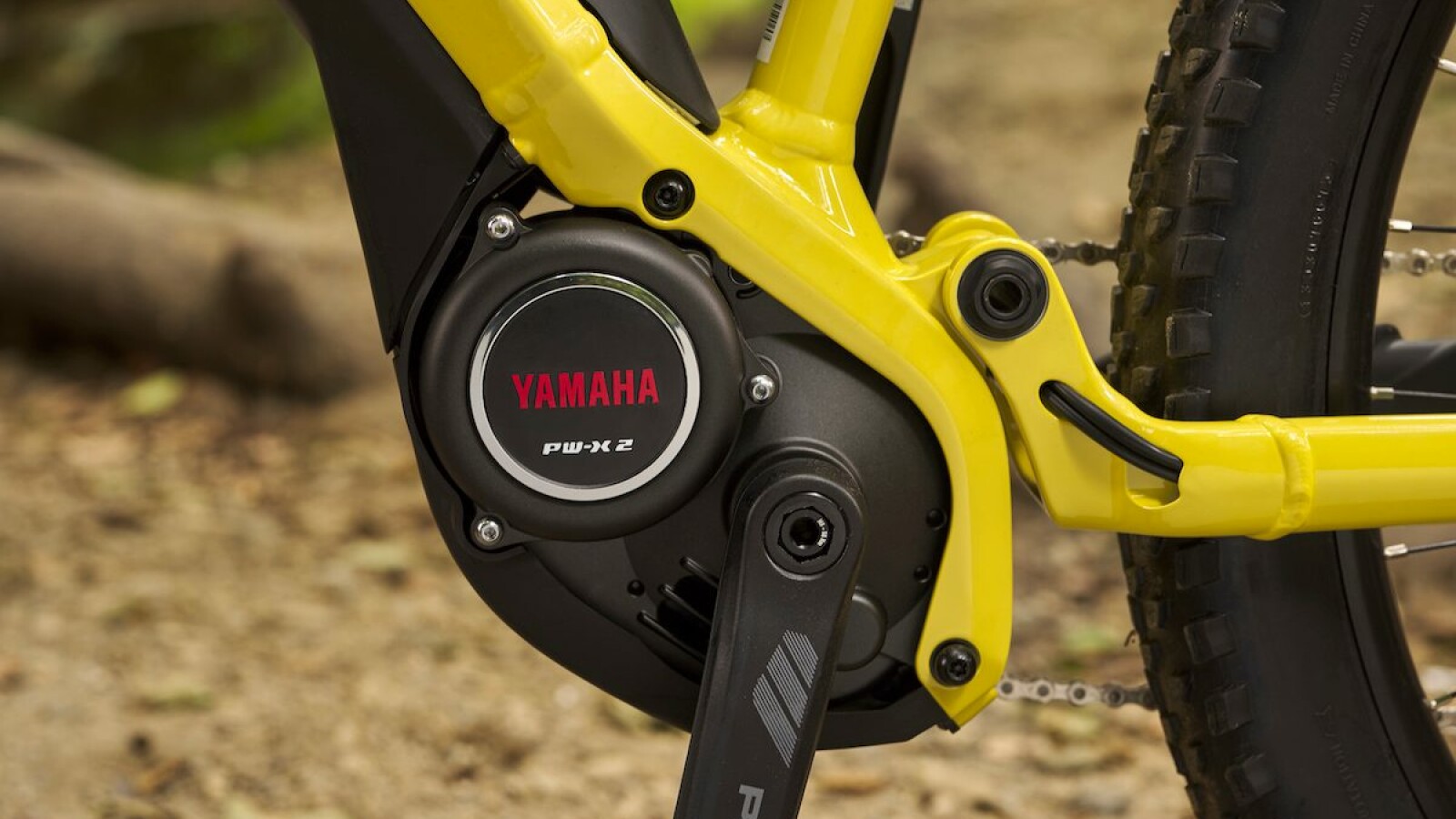 ... Mittelmotor PW-X2, der vom Rahmen ...