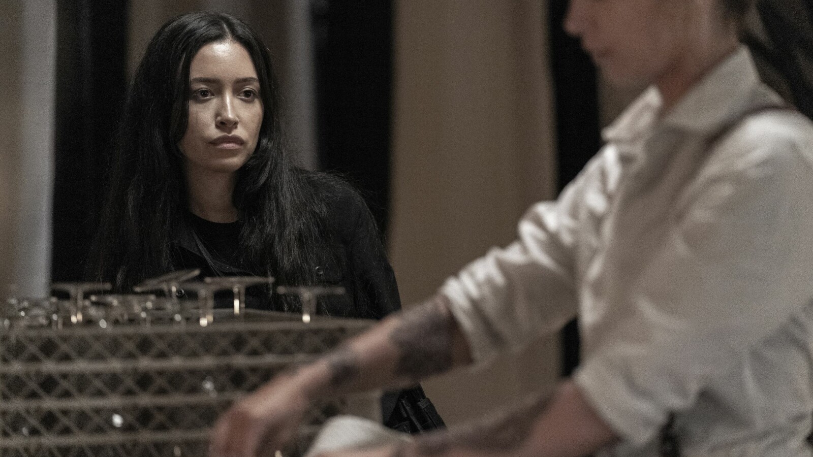 The Walking Dead Staffel 11: Rosita und Magna tauschen sich über das Commonwealth aus.