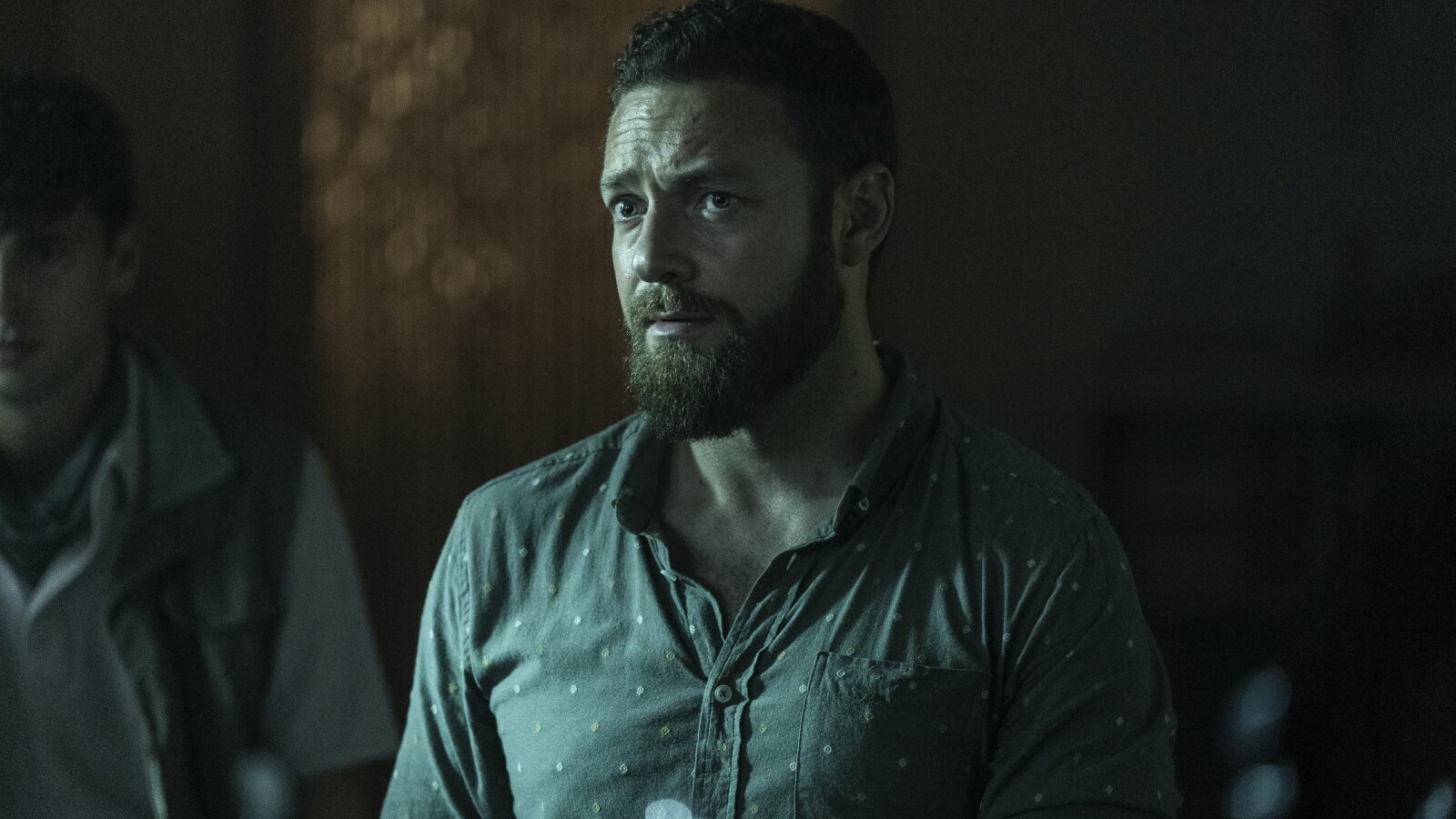 The Walking Dead Staffel 11: Aaron versucht zu vermitteln.