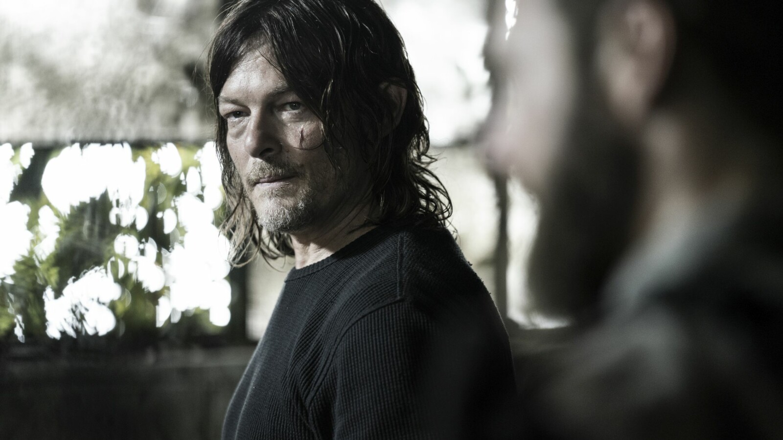 The Walking Dead Staffel 11 - Teil 3: Daryl und Aaron halten ein Krisengespräch.