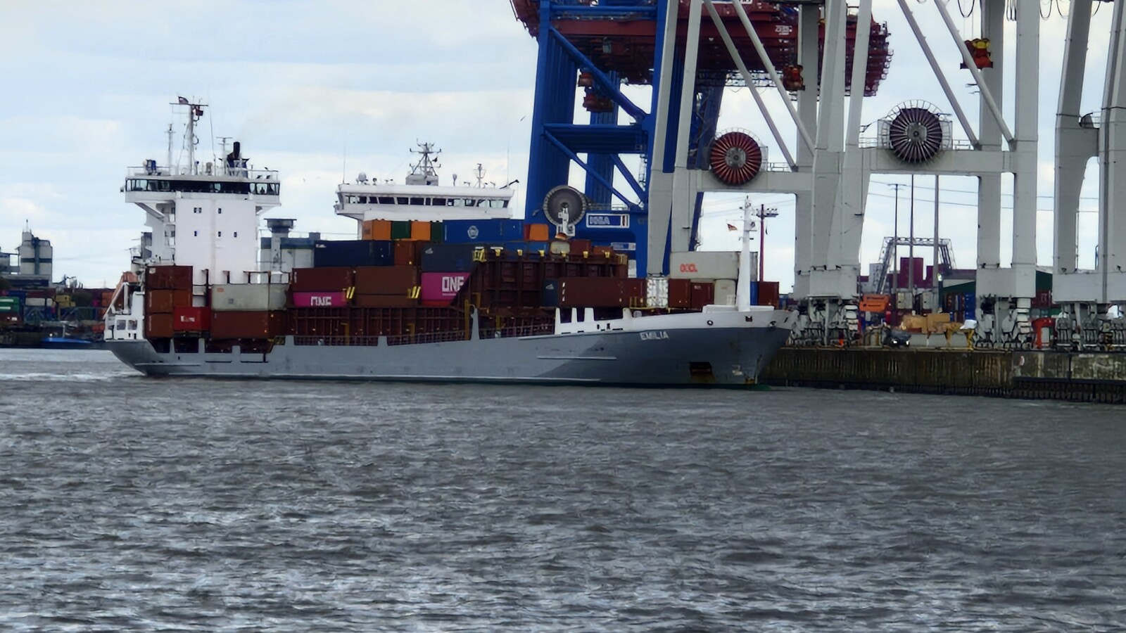 Aufnahme Hamburger Hafen: 30-facher digitaler Zoom