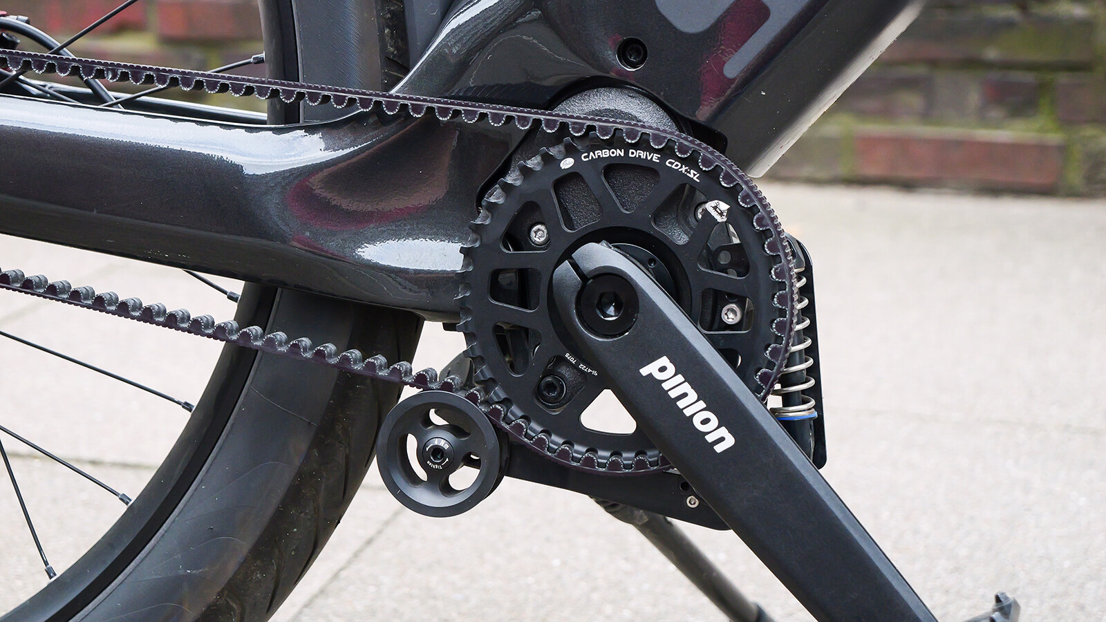 ...aus. Den Riemen von Gates braucht ihr nur alle ...