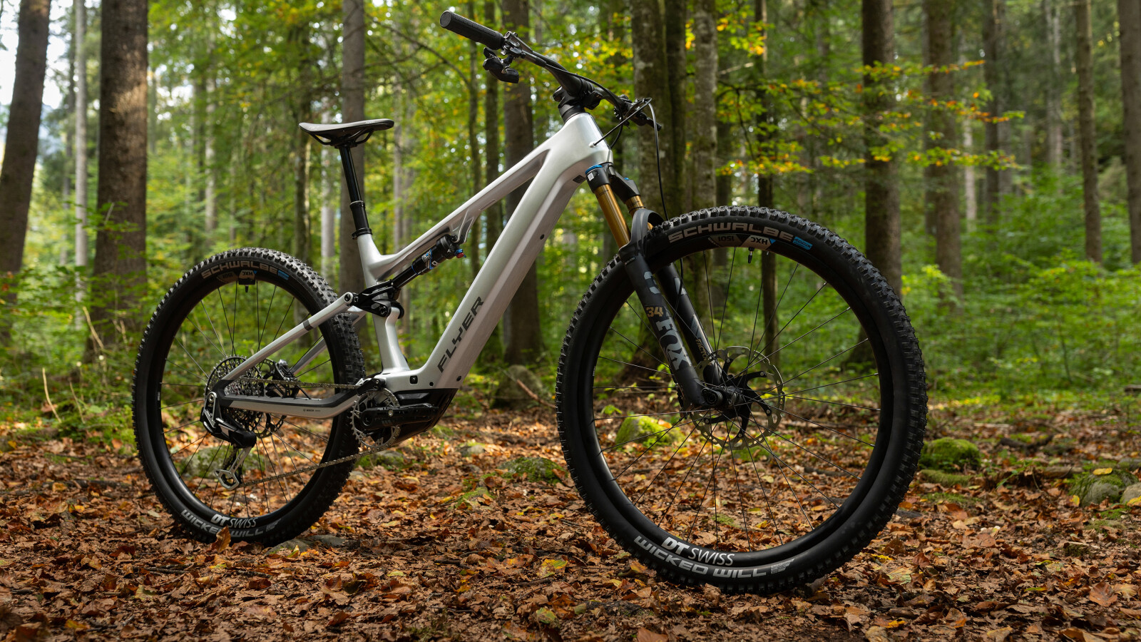 ... Einstellungen ändern und Fahrdaten anzeigen.