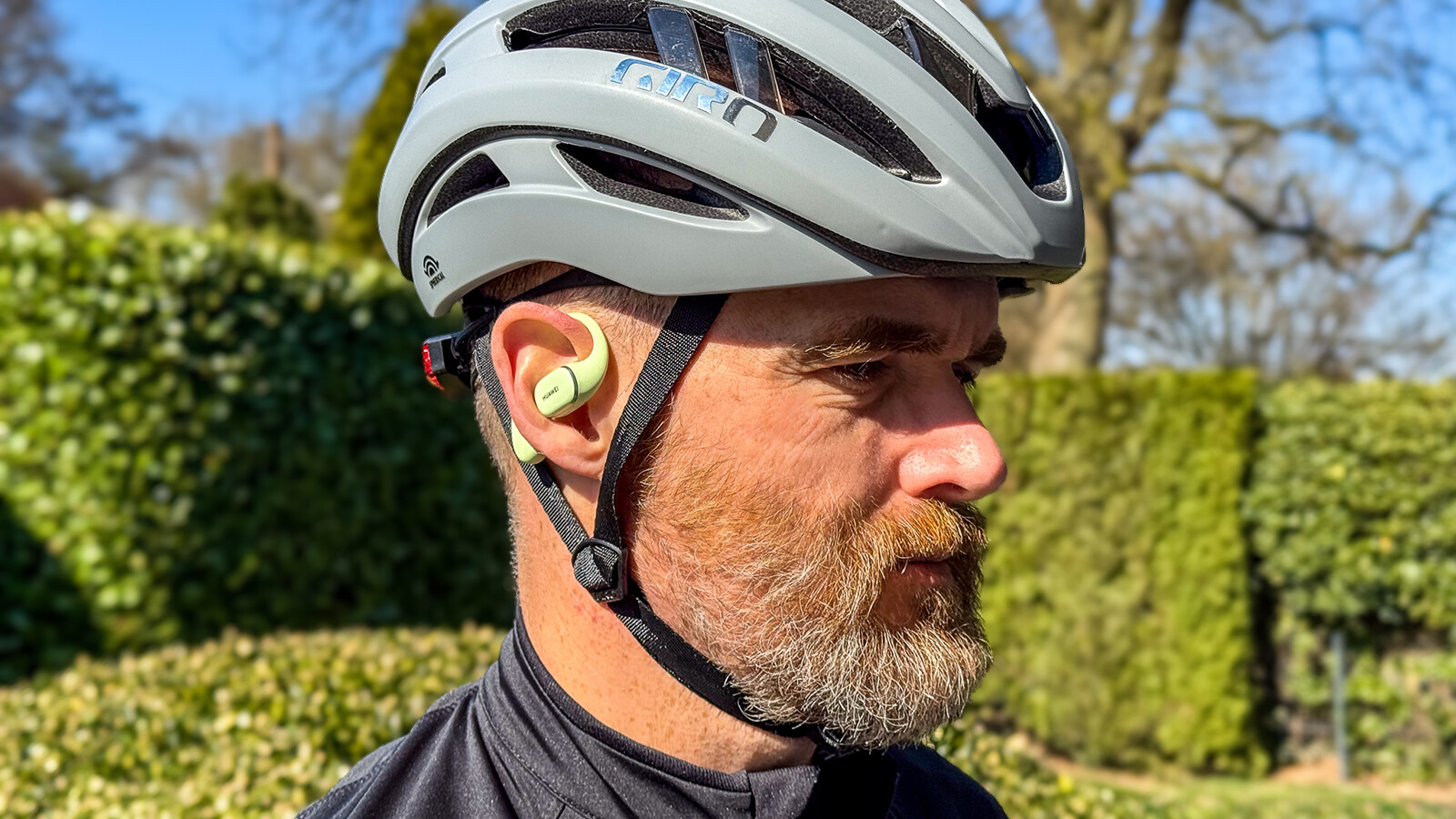 Sitzen gut im Ohr, wenn auch nicht perfekt.