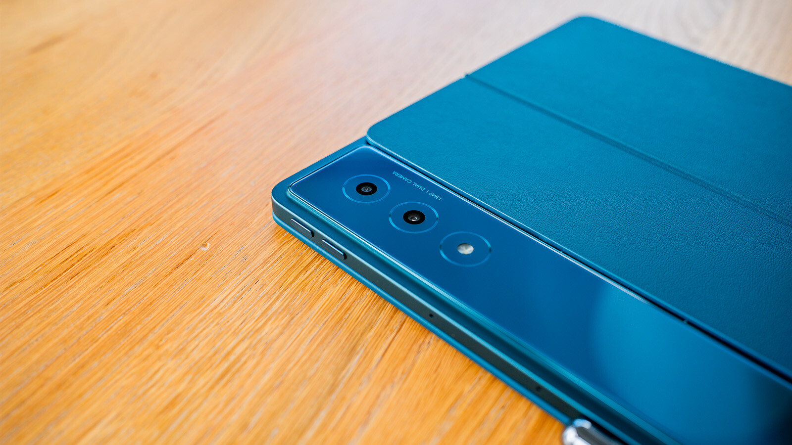 Eine Kamera ist vorhanden, wobei die Kameraqualität eher funktional ausfällt.